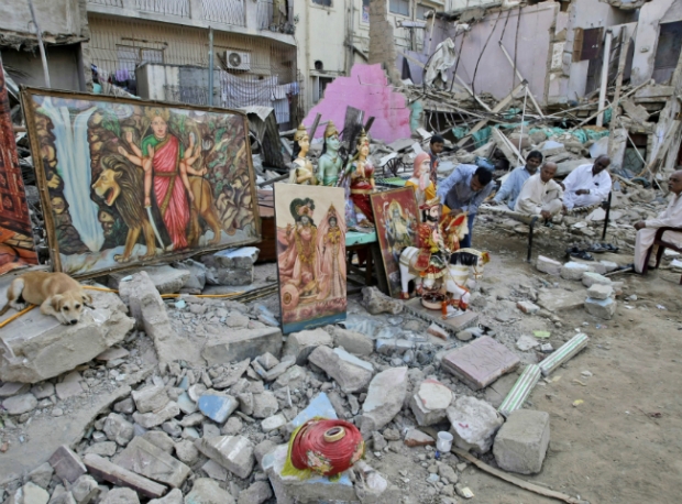 pakistan temple hindu demolished